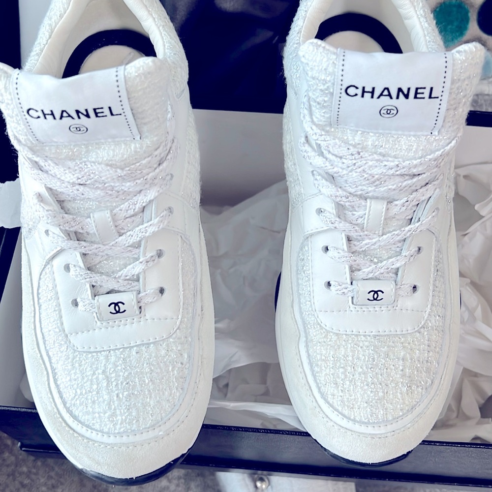 100% AUTHENTIC CHANEL SNEAKERS! Size 9 EXCELLENT CONDITION